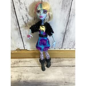 Monster High Abbey Bominable Picture Day Doll by Mattel